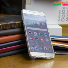 Spigen Ultra Thin Semi-Transparent Exact Fit