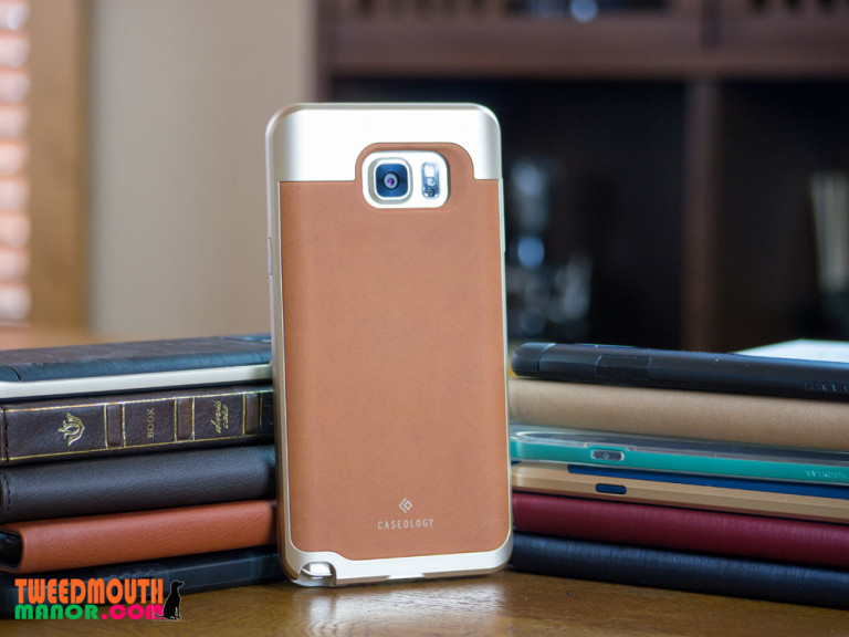 Caseology Envoy Series Premium Leather Bumper Cover Tweedmouth Manor